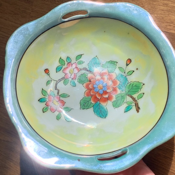 Painted Floral Dish (Japan) - Picture 4 of 9